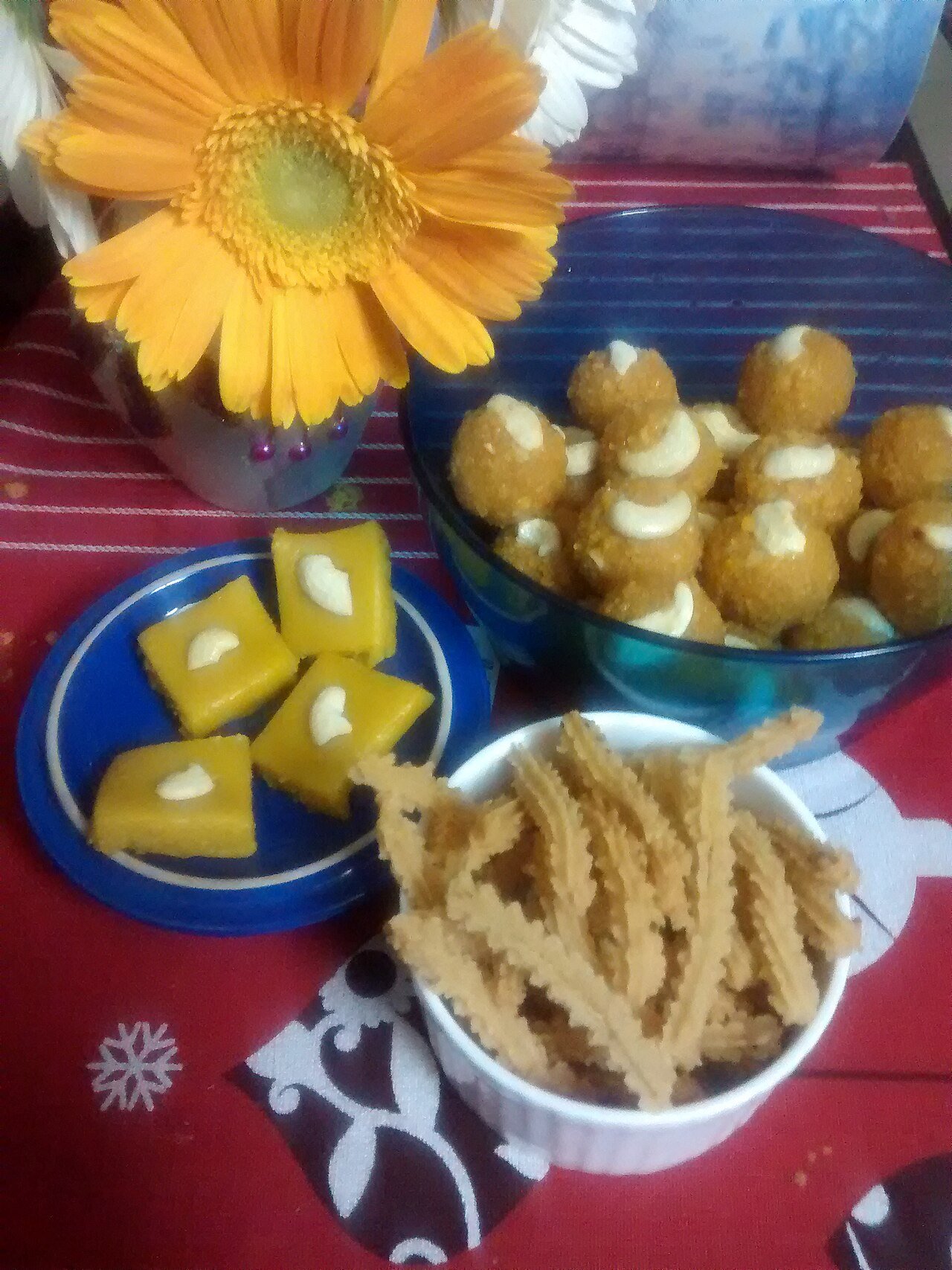 Indian Snacks & Namkeen